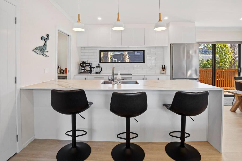 Another On Leo Waihi Exterior photo