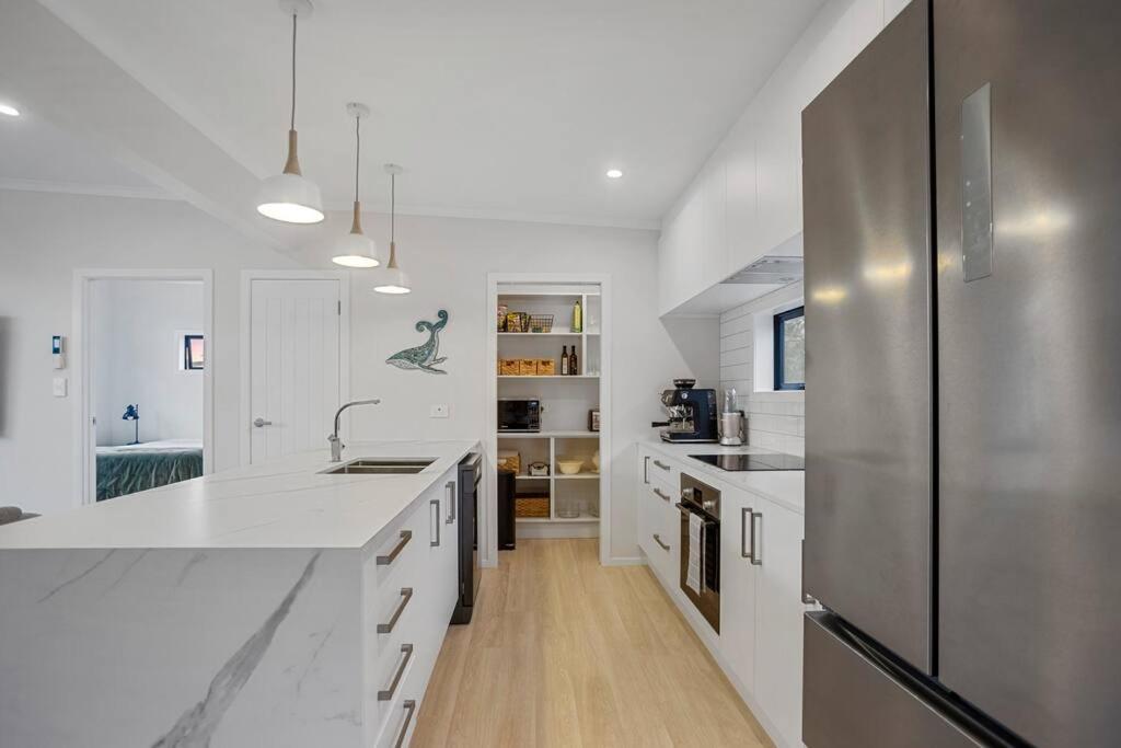 Another On Leo Waihi Exterior photo
