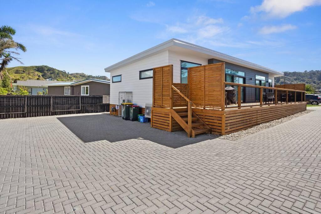 Another On Leo Waihi Exterior photo